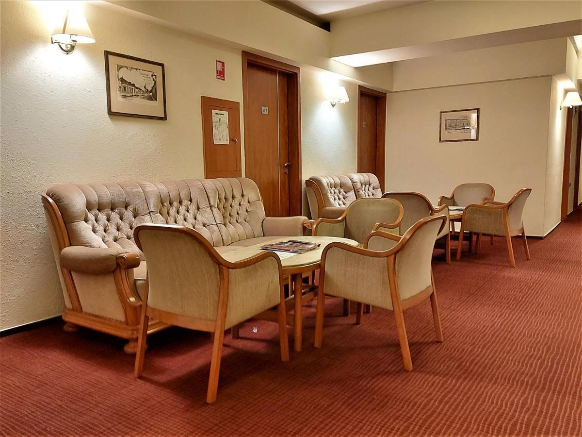 Csipke Hotel Кишкунхалаш Экстерьер фото
