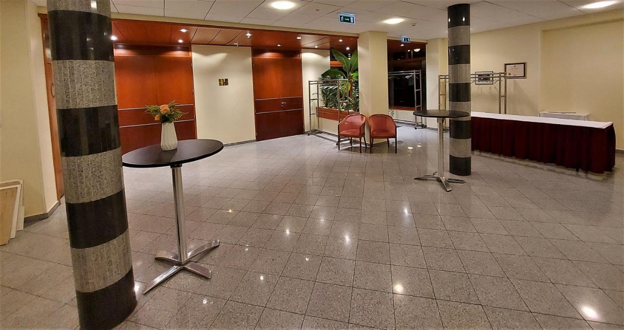 Csipke Hotel Кишкунхалаш Экстерьер фото